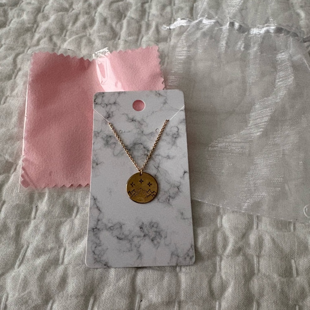 ACOTAR Inspired Gold Pendant Necklace